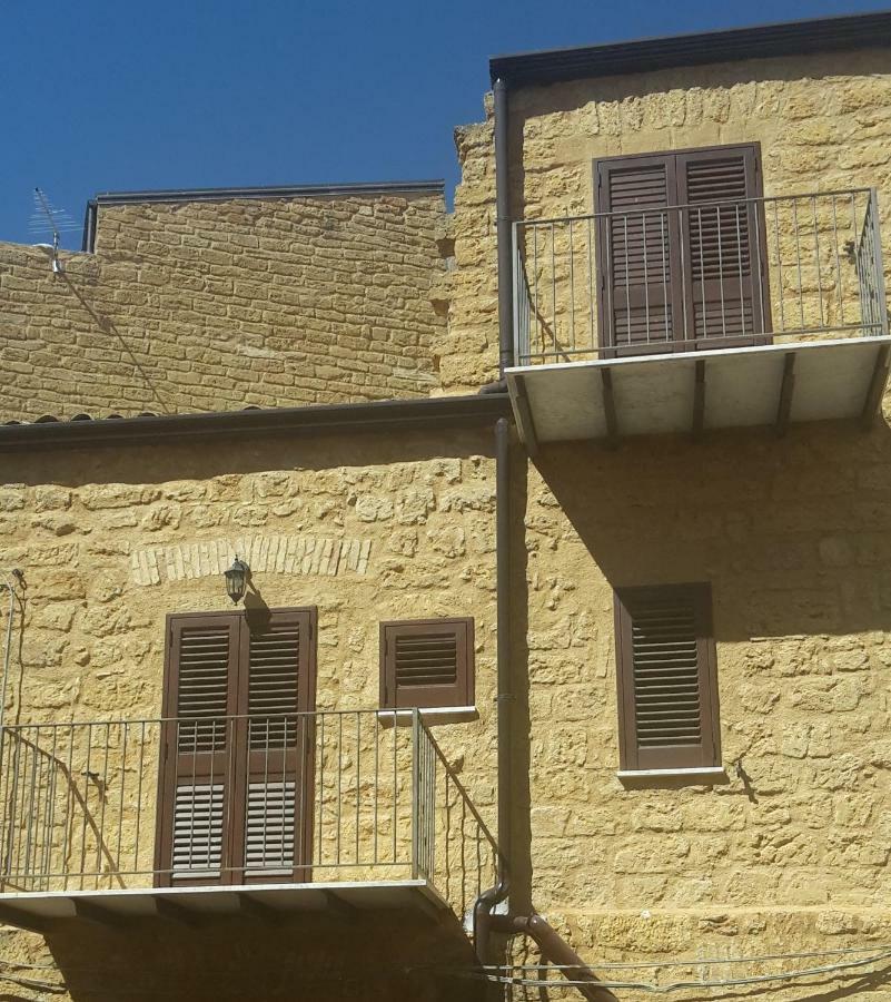 B&B A Due Passi Dal Centro Agrigento Dış mekan fotoğraf